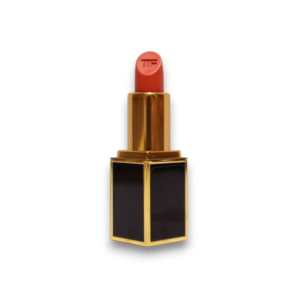 „Tom Ford Lips & Girls“ švelnūs matiniai „Kreminis“ lūpų dažai 06 Ondine, 2 g