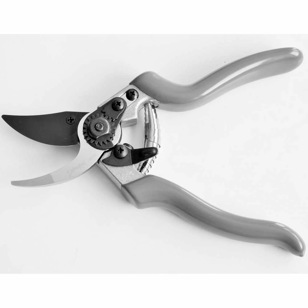 Sekatorius teflonu padengta geležte didelio našumo 215mm SAMURAI KS-8T