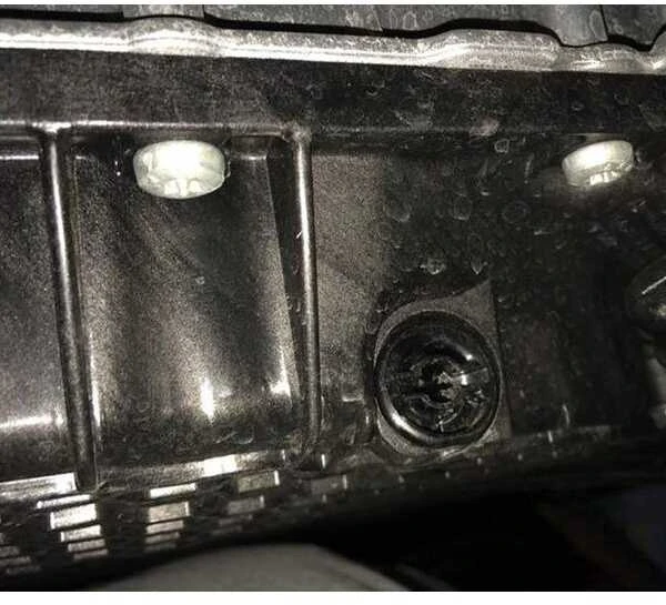 Weber Tools Alyvos išleidimo plastikinių kamščių raktas VAG