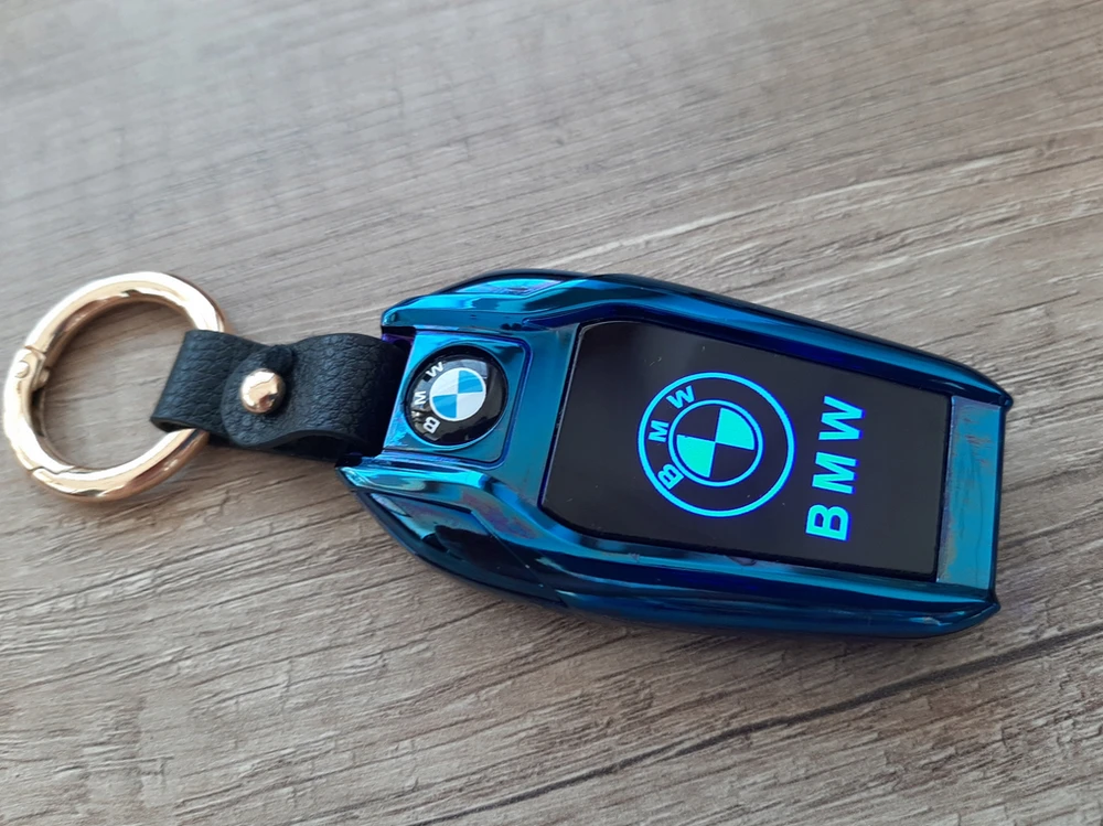 Raktų pakabukas BMW su apšvietimu ir žiebtuvėliu