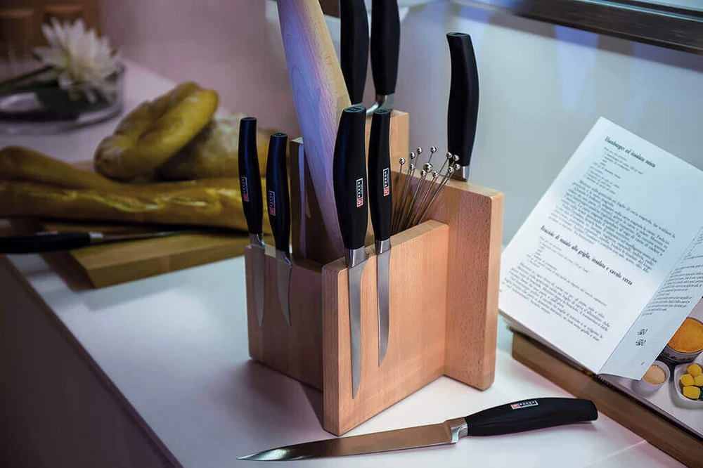 Magnetinis buko medžio peilių blokas su artelegno kombinuotu konteineriu