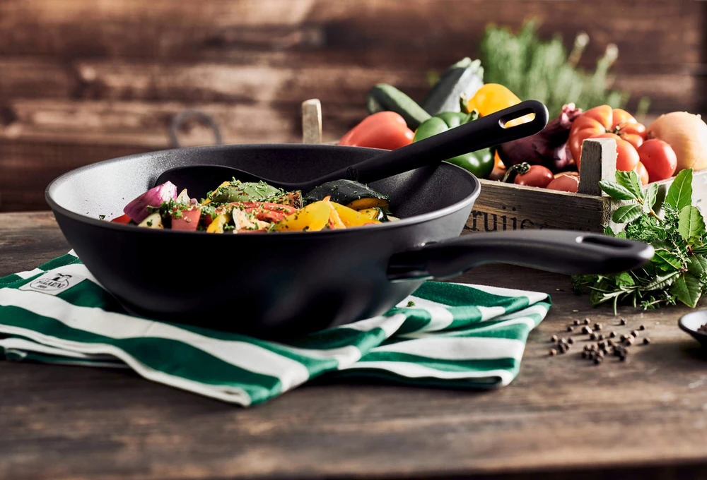 Indukcinė „Ballarini Avola“ kepsninė (wok) – 30 cm