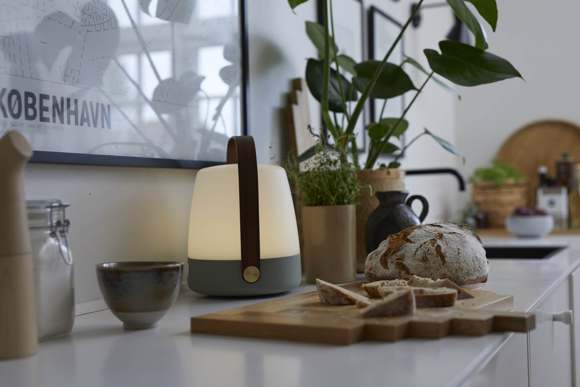 KOODUU LITE-UP Lampa przenośna akumuliatorinė - Ciemnozielony aprašymas - Prekės nuotrauka