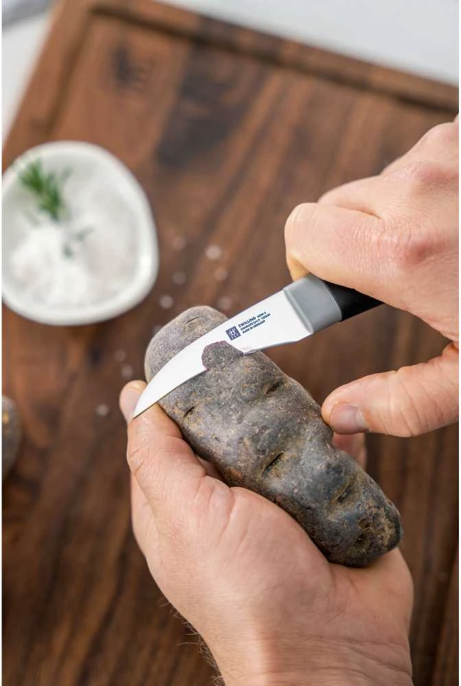 ZWILLING NOW S Daržovių lupimo peilis 7 cm, juodas