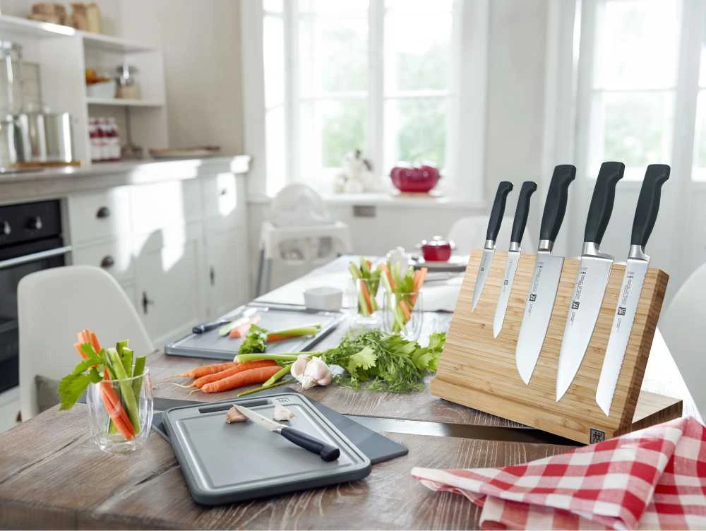 ZWILLING FOUR STAR Duonos peilis 20 cm