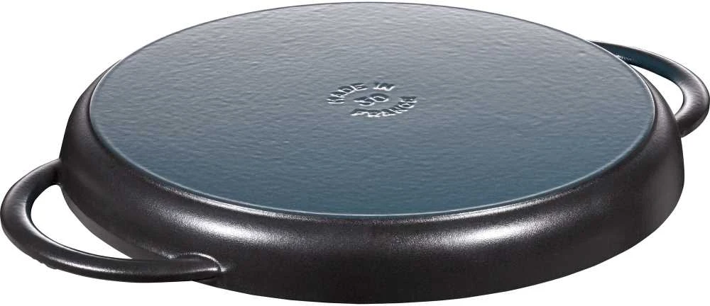 STAUB Apvali ketaus grilio keptuvė su dviem rankenomis, 22 cm, juoda
