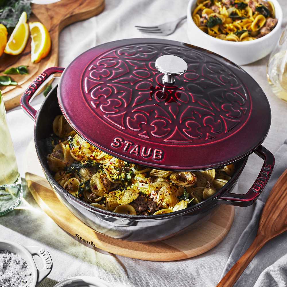 STAUB SPECIAL COCOTTE Apvalus ketaus puodas, lelija, 3,5 ltr, grenadinas