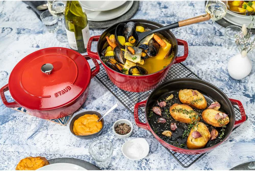 Staub La Cocotte apvalus ketaus troškinimo indas -- 3 VIENŲ RINKINYS