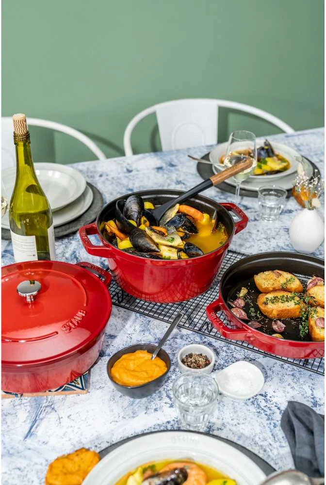 Staub La Cocotte apvalus ketaus troškinimo indas -- 3 VIENŲ RINKINYS