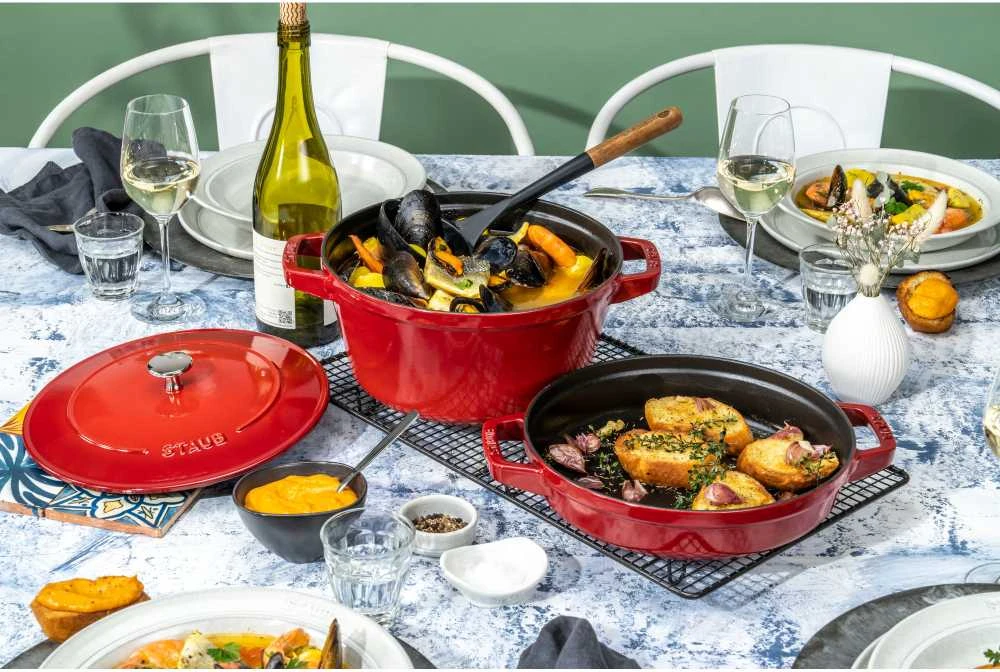 Staub La Cocotte apvalus ketaus troškinimo indas -- 3 VIENŲ RINKINYS