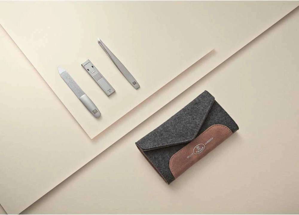 ZWILLING 97698-005-0 Twinox kelioninis manikiūro rinkinys – pilkas veltinio dėklas, 3 dalių