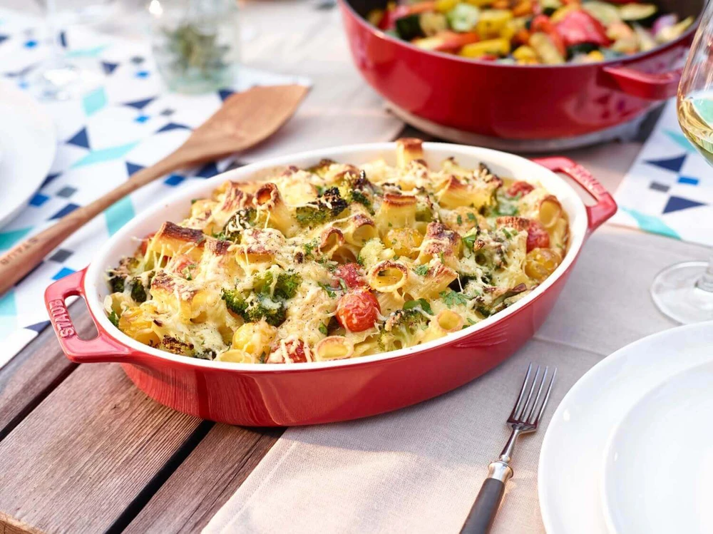 STAUB COOKING Ovali keraminė lėkštė 2,3 ltr, raudona