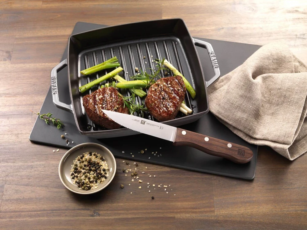 Staub grilio keptuvė indukcinė kvadratinė 33 cm grafito pilka