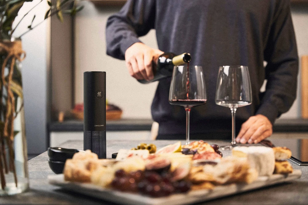 ZWILLING ENFINIGY Wine Opener, Juodas