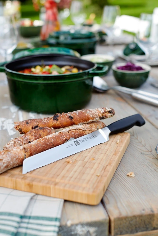 ZWILLING FOUR STAR Nóż do pieczywa 23 cm