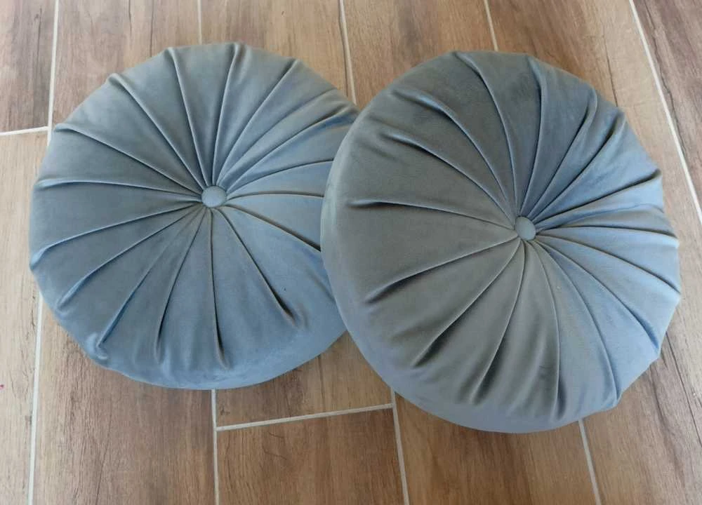 Apvali veliūrinė dekoratyvinė pagalvėlė, „Bottle Žalias“, 35 cm
