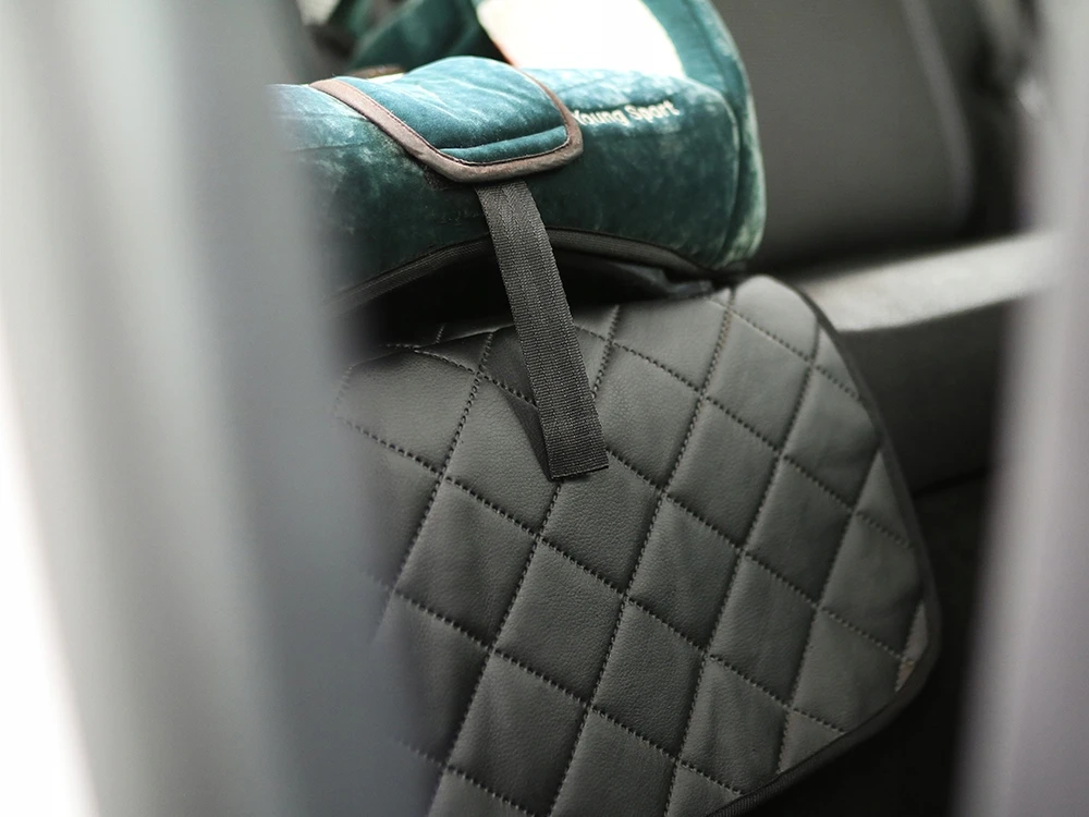 Automobilio sėdynės apsauginis kilimėlis Pok-Ter, juodas