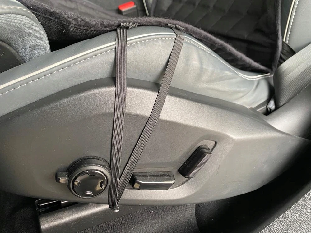 Automobilio sėdynės kilimėlis iš grikių lukštų, juodas
