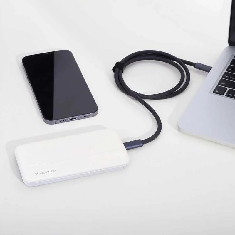 Baltas powerbankas – 10000 mAh, 2 USB jungtys, kompaktiškas dizainas