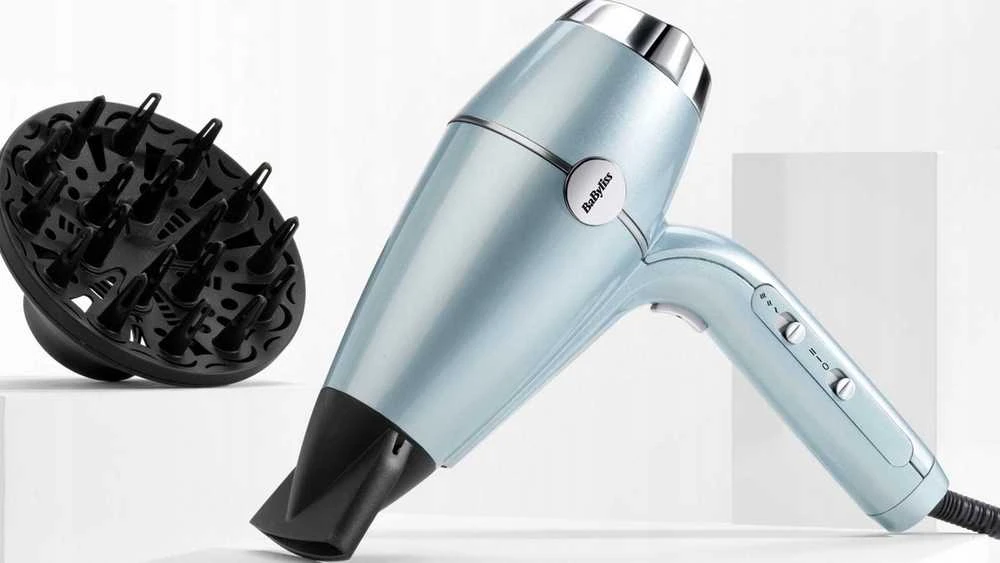Galingas Babyliss plaukų džiovintuvas Hydro Fusion – profesionalus džiovinimas ir formavimas.