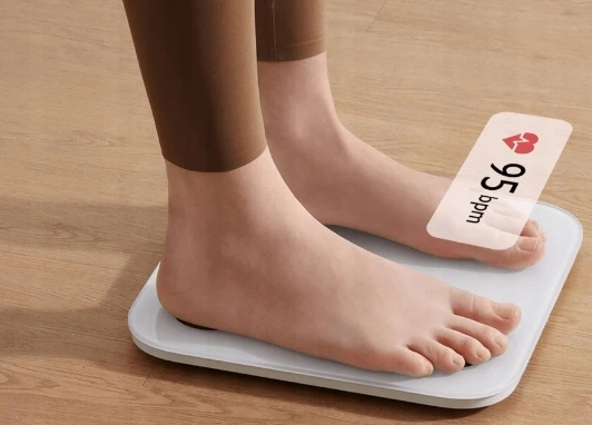 Išmaniosios analitinės svarstyklės Xiaomi Mi Body Composition Scale S400, auksinės