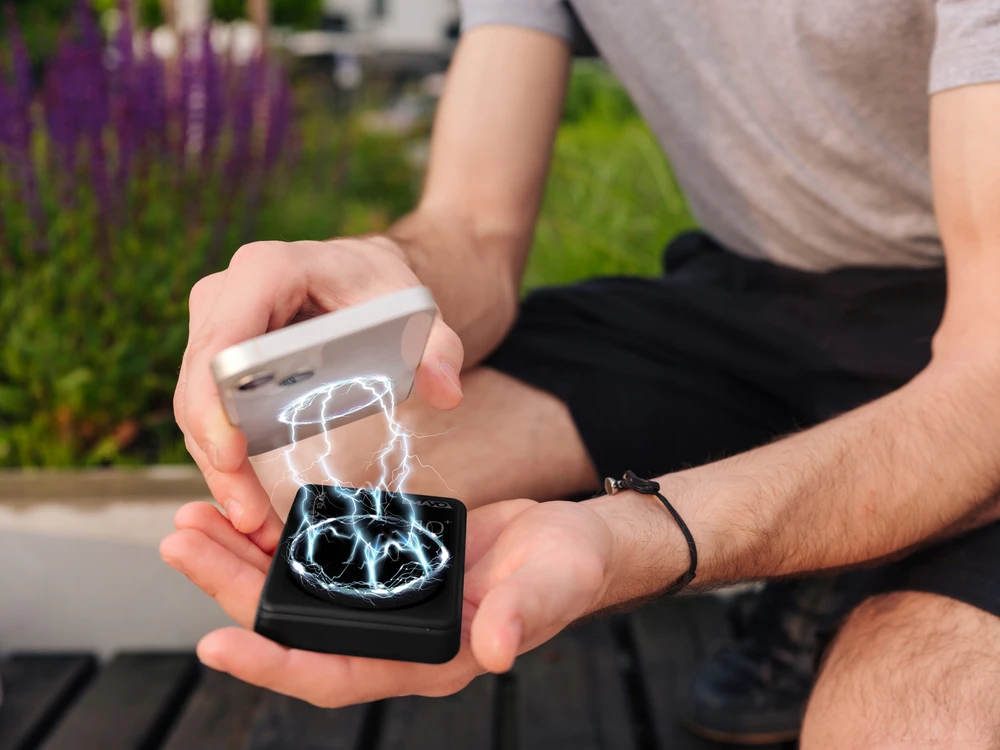 Išorinė baterija Emavo, 10 000 mAh, juoda