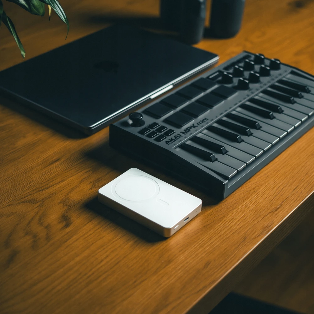 Išorinė baterija Spacecase SnapPack, 10 000 mAh