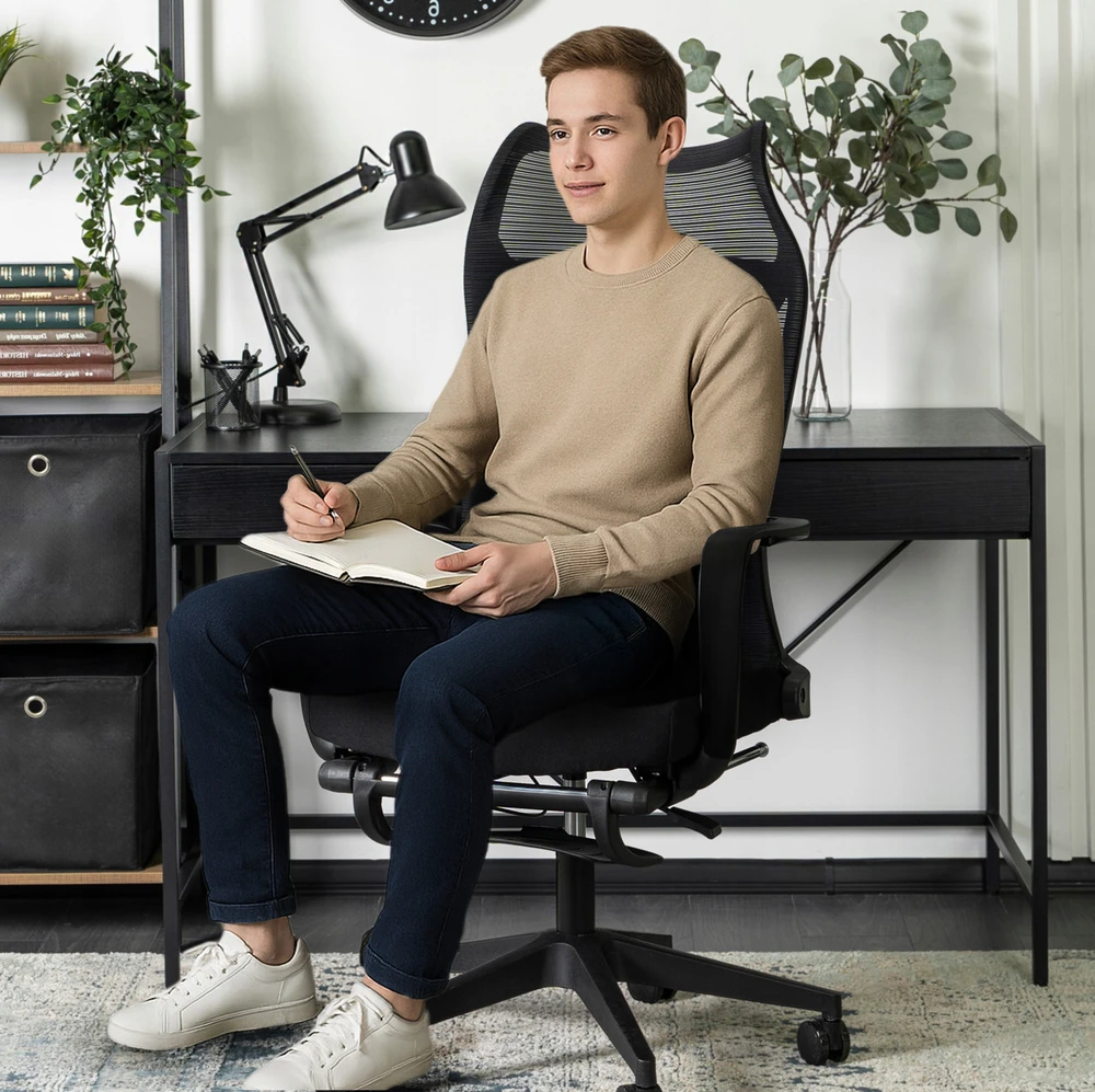 Juoda ergonominė biuro kėdė ACTON
