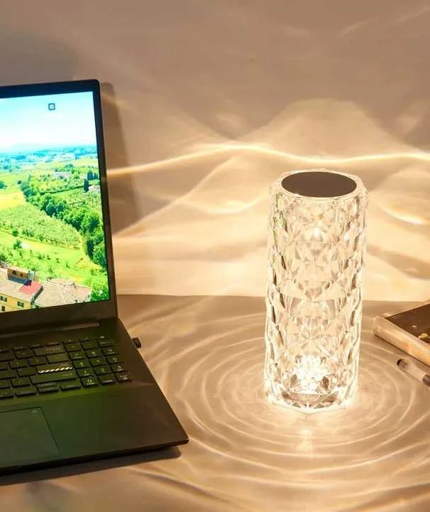 LED šviečianti kristalo formos lempa – RGB spalvos, liečiamas valdymas, USB ir pultelis