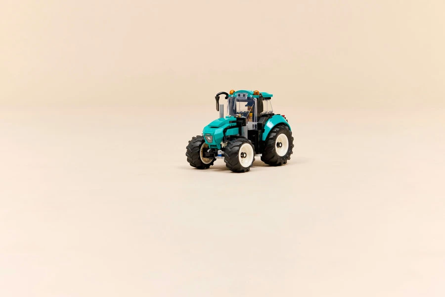 LEGO City traktoriaus konstruktorius, 204 dalių