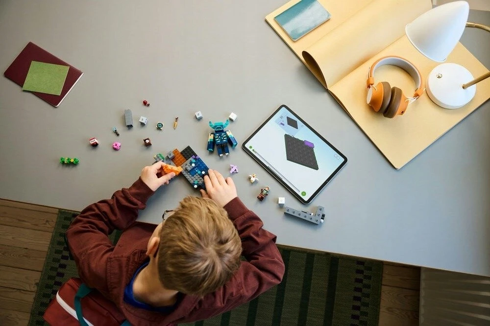 LEGO Minecraft susitikimo su sargu konstruktorius, 238 dalių