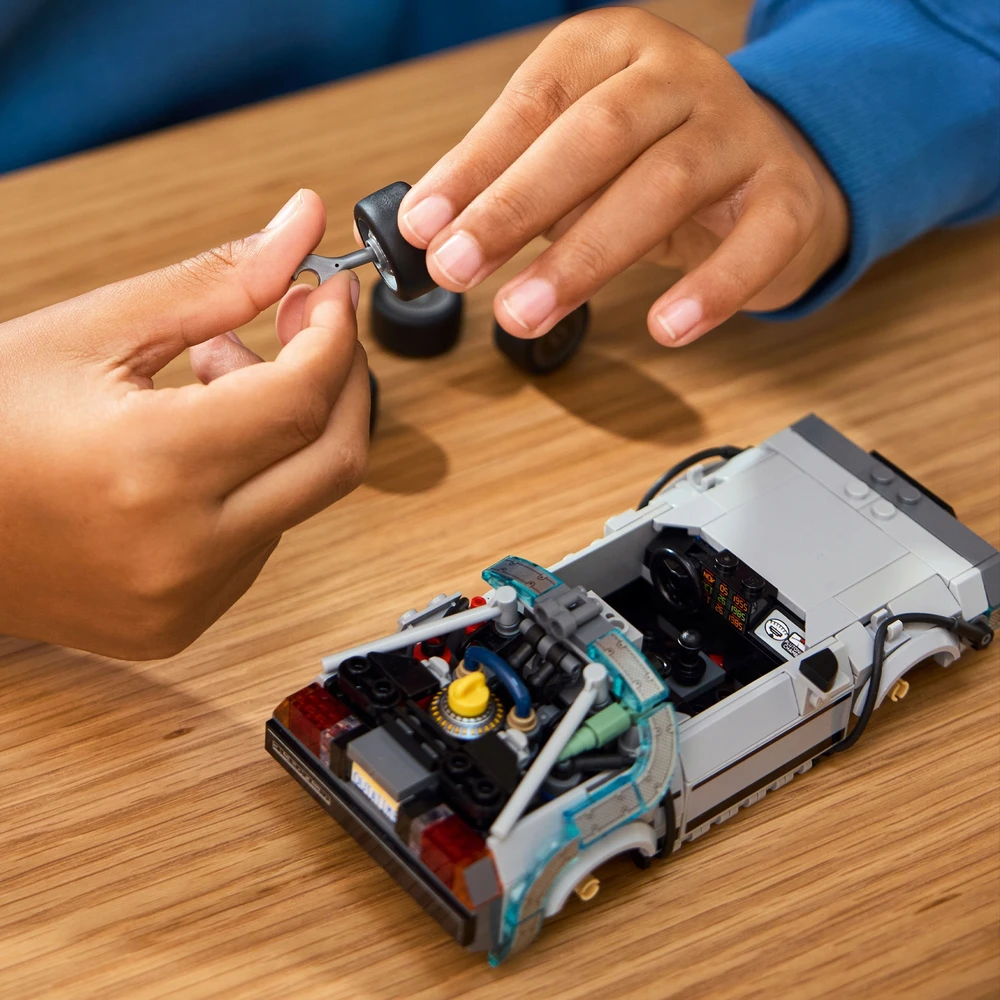 LEGO Speed Champions laiko mašinos konstruktorius, 357 dalių