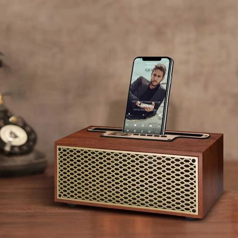 Medinė retro stiliaus „Bluetooth“ kolonėlė su radiju, 8 W galia ir bosu