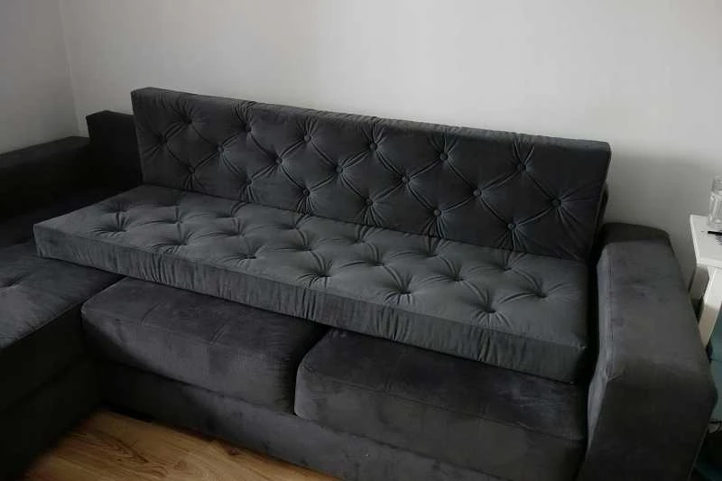 Minkštas pufas–pagalvė prieškambariui iš T30 putų
