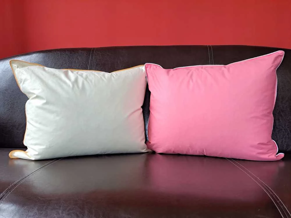 Natūrali pūkų–plunksnų pagalvė 70×80 cm, rožinė arba kreminė