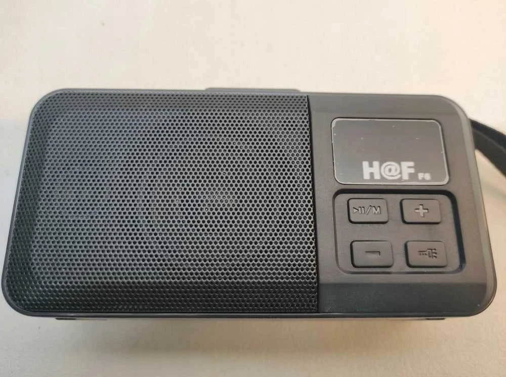 Nešiojama belaidė „Bluetooth“ kolonėlė su saulės įkrovimu ir radiju
