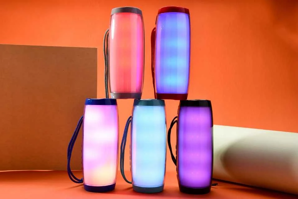 Nešiojama belaidė „Bluetooth“ kolonėlė T&G TG-157 su LED apšvietimu, žalia