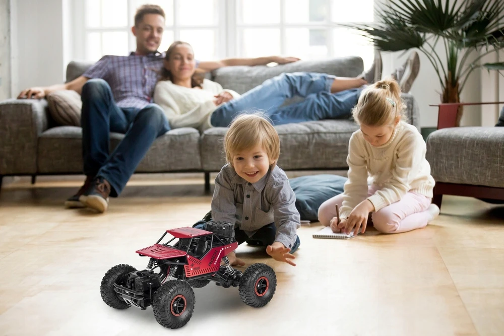 Nuotoliniu būdu valdomas visureigis 2Kids Toys, 1:16, 4x4, raudonas