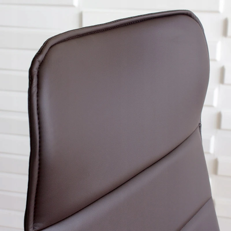 Pasukama biuro kėdė COMFORTABLE 228 iš eko odos