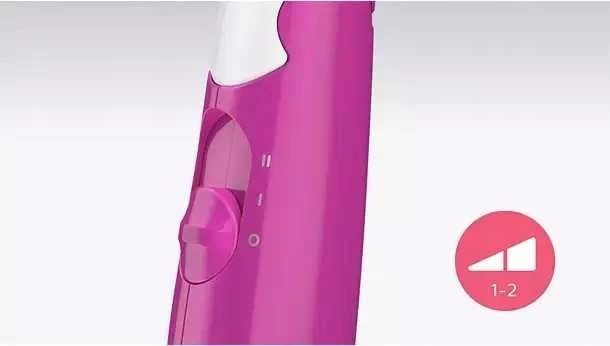 Philips 1400 W sulankstomas plaukų džiovintuvas – kompaktiškas ir kelionėms paruoštas.