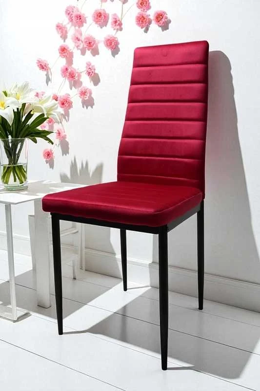 Rožinė-raudona veliūrinė kėdė – elegancija ir komfortas moderniam interjerui