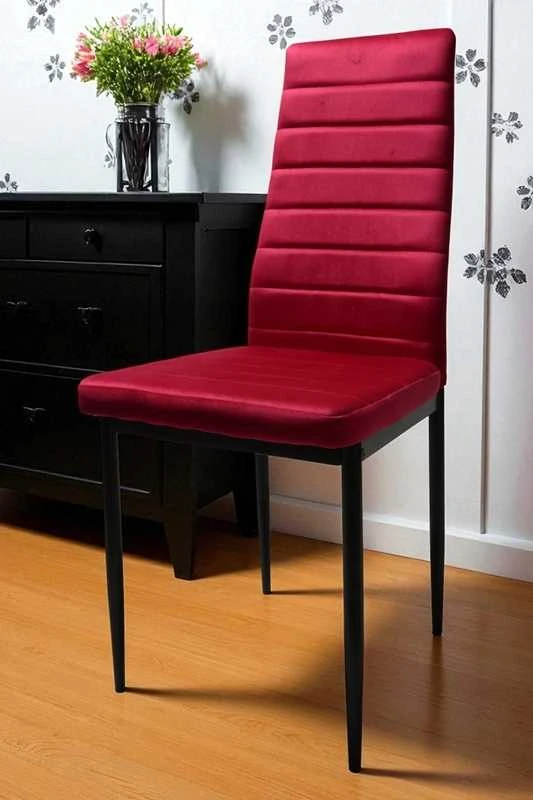 Rožinė-raudona veliūrinė kėdė – elegancija ir komfortas moderniam interjerui