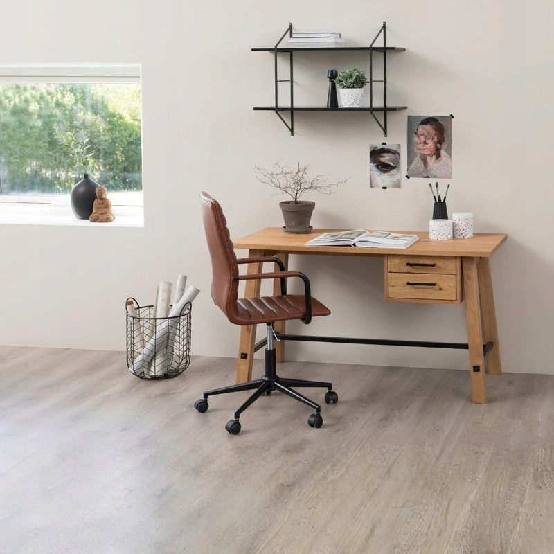 Ruda reguliuojama pasukama biuro kėdė