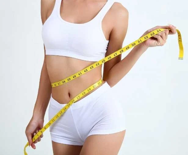 Sulankstomas „Hula Hoop“ lankas su masažiniais iškilimais svorio metimui 95 cm (rožinis)