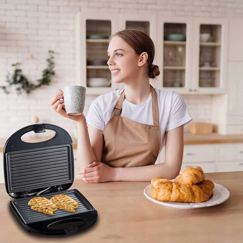 Sumuštinių keptuvė–grilis 1000 W – panini, mėsai ir sumuštiniams