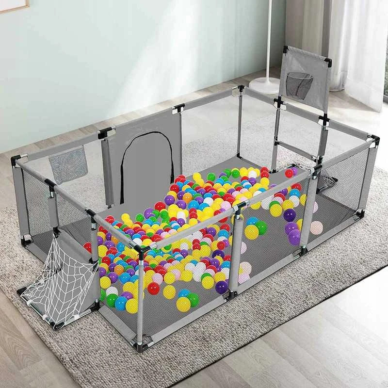 Vaikų maniežas su žaislais – 180×120 cm, su krepšinio lankais ir spalvotais kamuoliukais