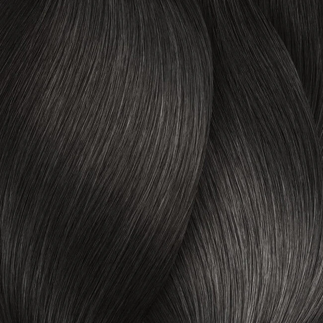 L’Oreal Dia Light 6.11 tamsiai pilkšvo atspalvio plaukų pavyzdys