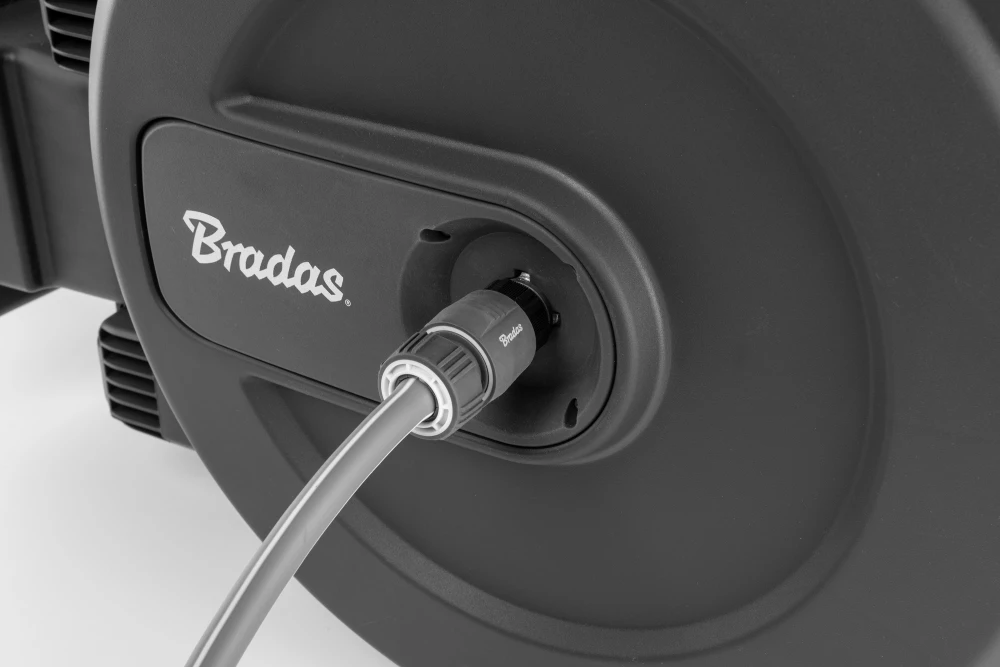 Automatinė žarnos ritė Bradas Baltas LINE su laistymo žarna 1/2" 40m
