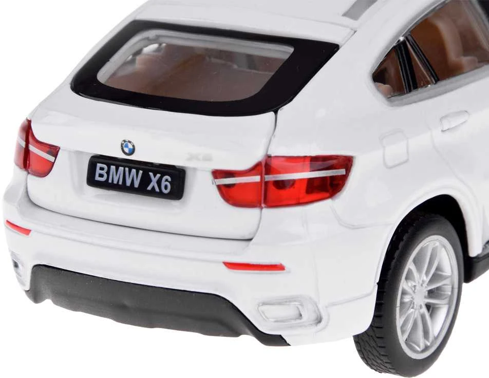 Automobilis BMW X6 su garso ir šviesos efektais, baltas