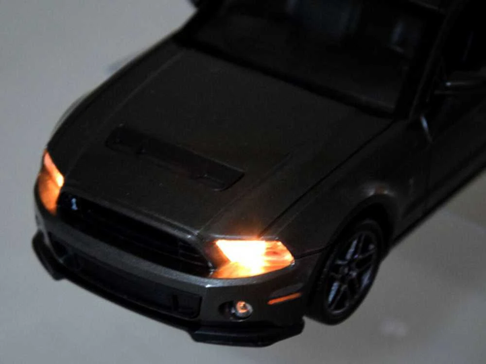 Automobilis Ford Shelby GT500 su nuotolinio valdymo pultu, juodas